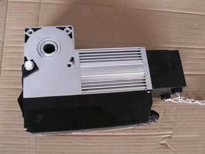 天津快速卷簾門供應先鋒工業電動滑升門電機_機械類欄目